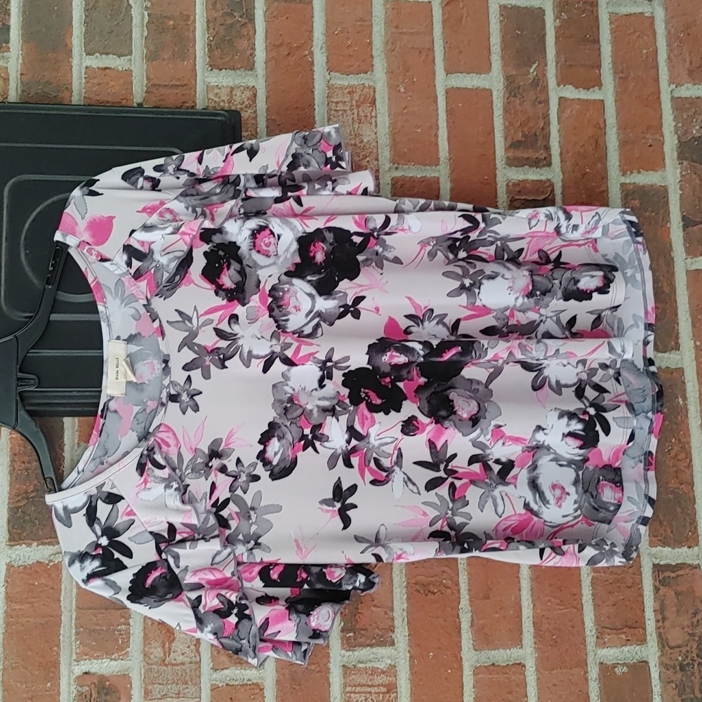 Diana Belle Flutter Sleeve Top Size XL
